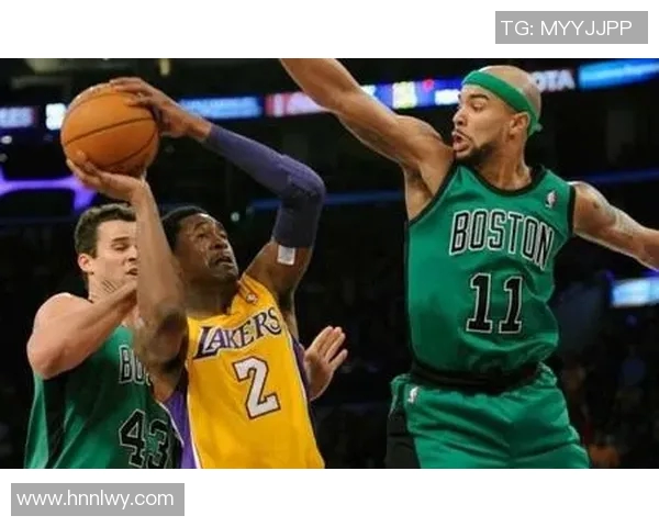 马尚布鲁克斯的篮球生涯与个人魅力探秘：从新星到传奇的成长之路