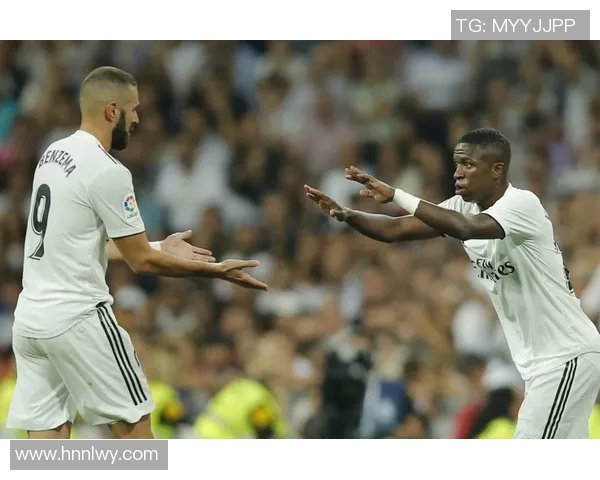 维尼修斯：从新星到巨星的成长之路与足球梦想的追逐